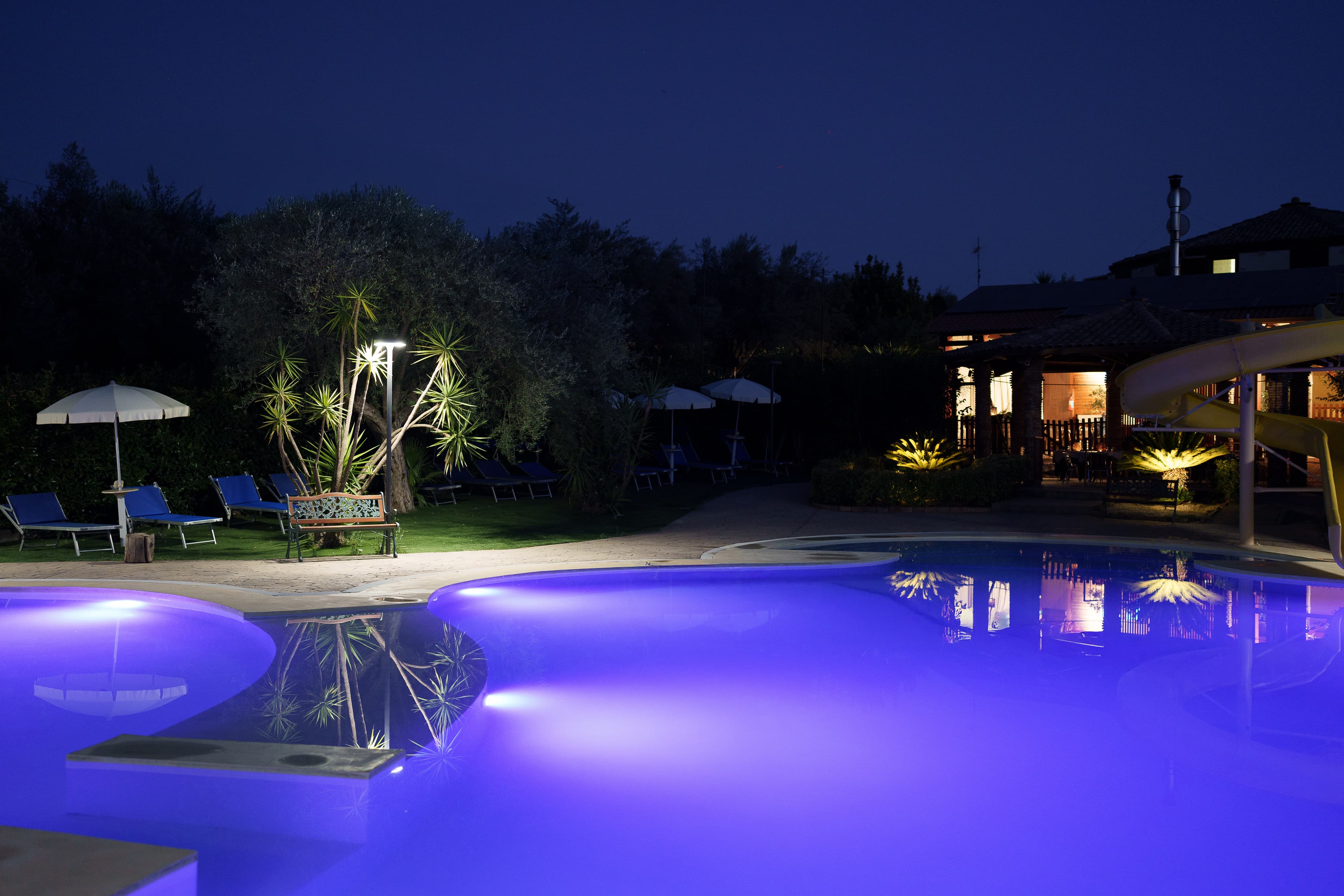 La piscina di sera 4